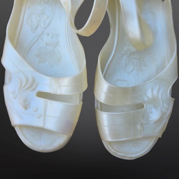 Vintage 80s 90s Jelly Sandals Size 8.5 Low Wedge Heels Koi Fish Pattern Pearl - Picture 3 of 8